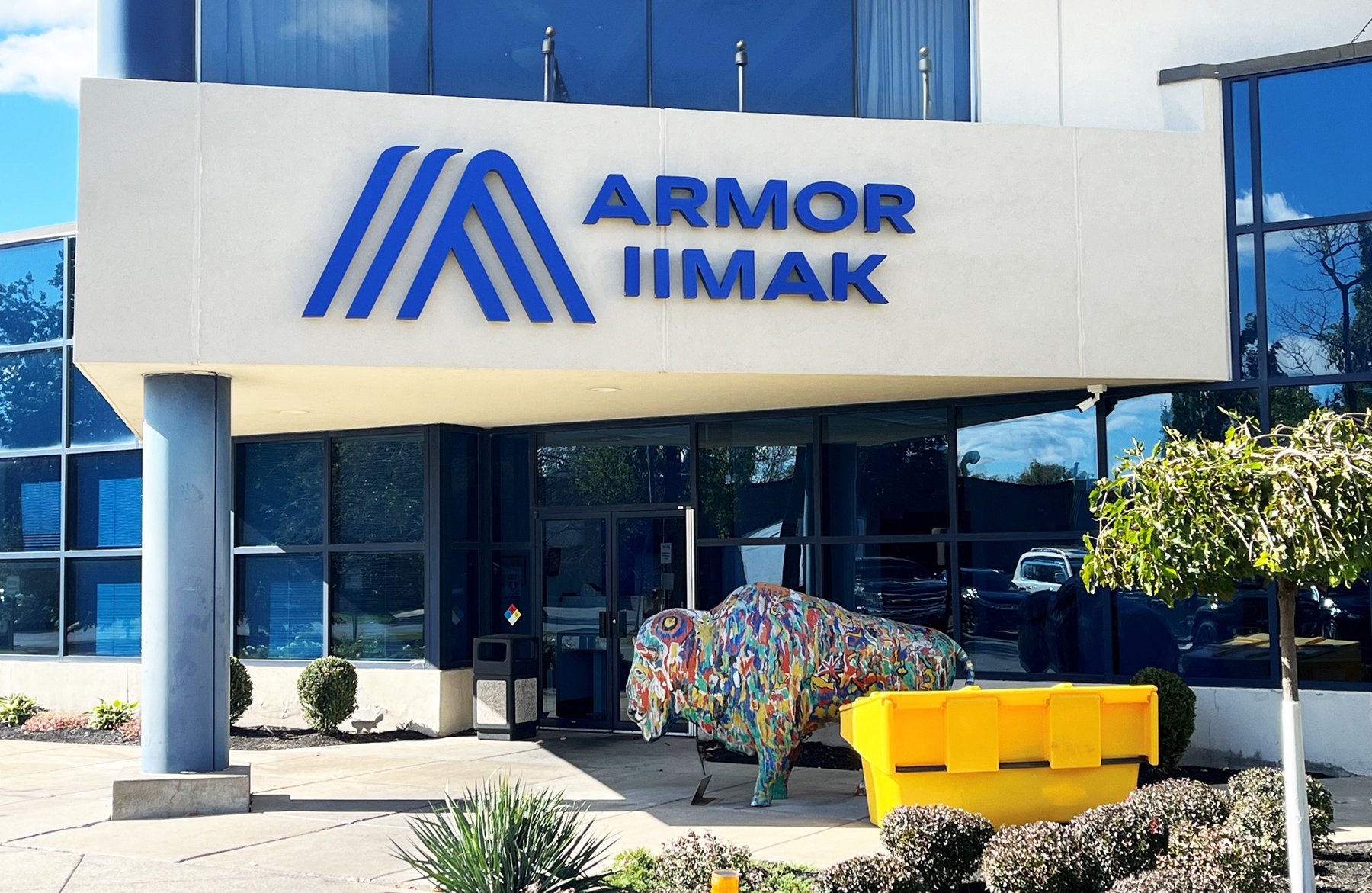 Armor Iimak - Halo Lit Channel Letters - Daytime