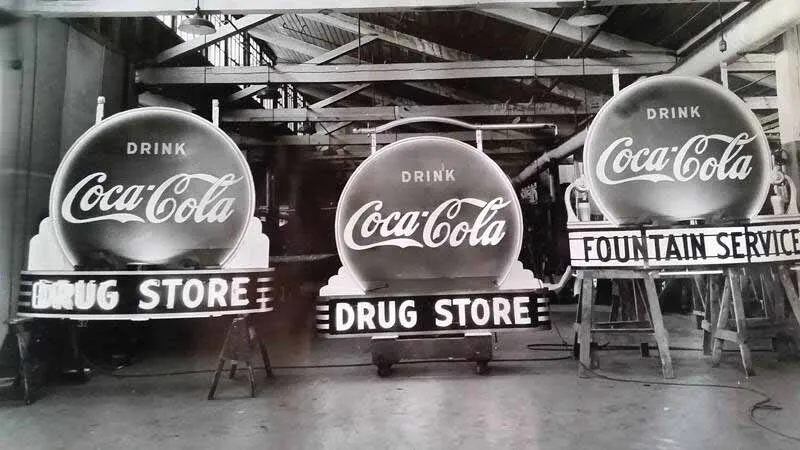 iconic-coca-cola-signs-produced-by-flexlume